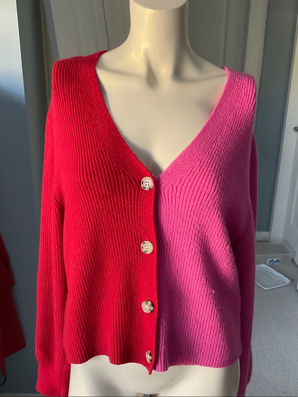 moon & madison Two-Tone Red and Pink V-Neck Button Cardigan
